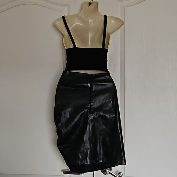 Zara Women's Faux Leather 2-Piece Crop Top & Side Ruffled Mini Skirt Black M/L - Picture 3 of 16